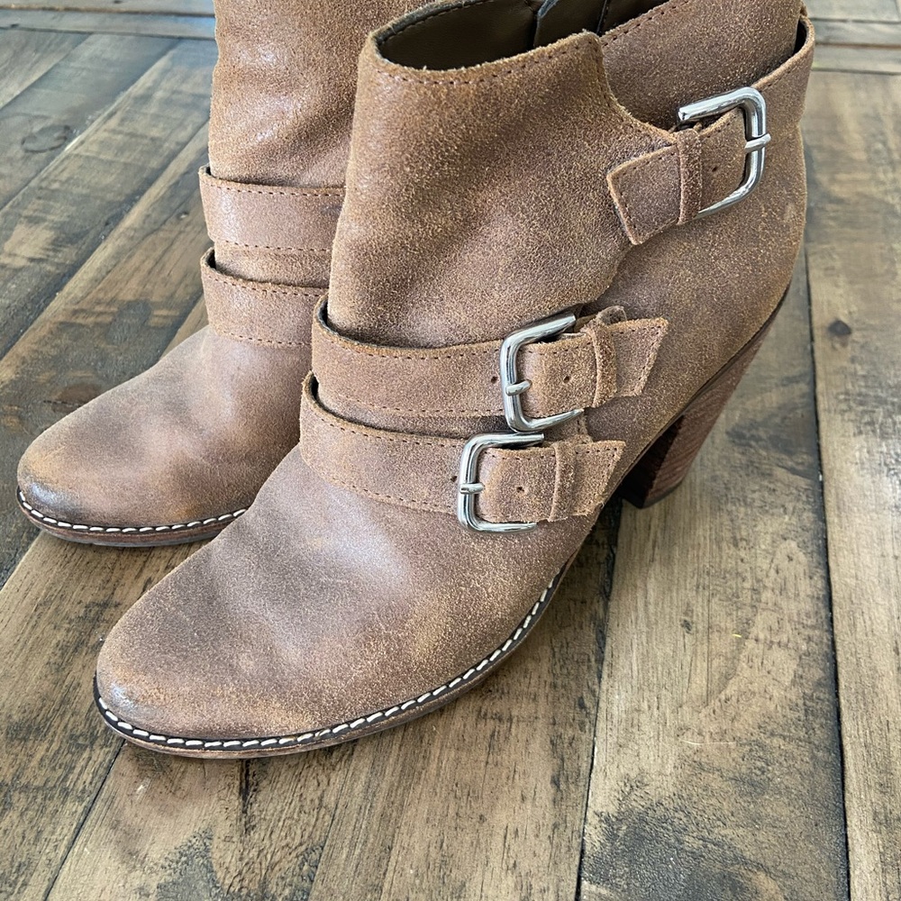 Dolce Vita Booties (7.5)